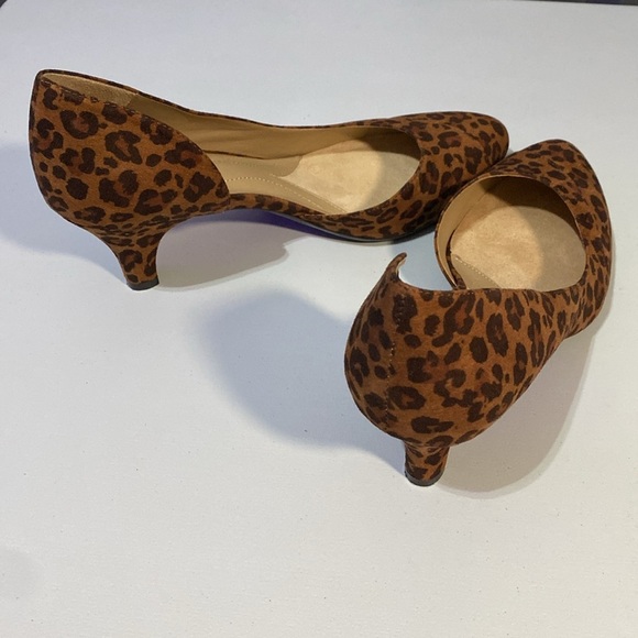 Naturalizer Leopard Print 2 inch Heels - Picture 8 of 11